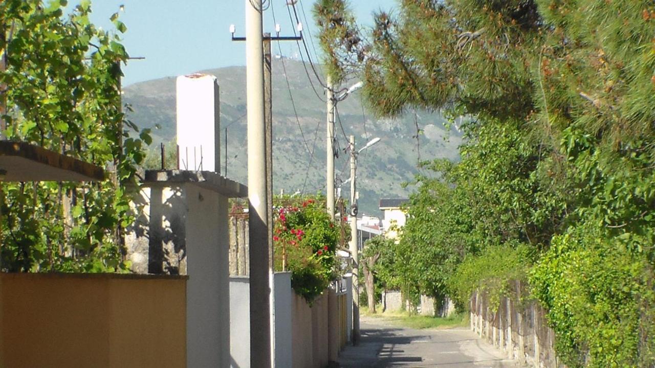 Shkoder Hotel Temali Kültér fotó